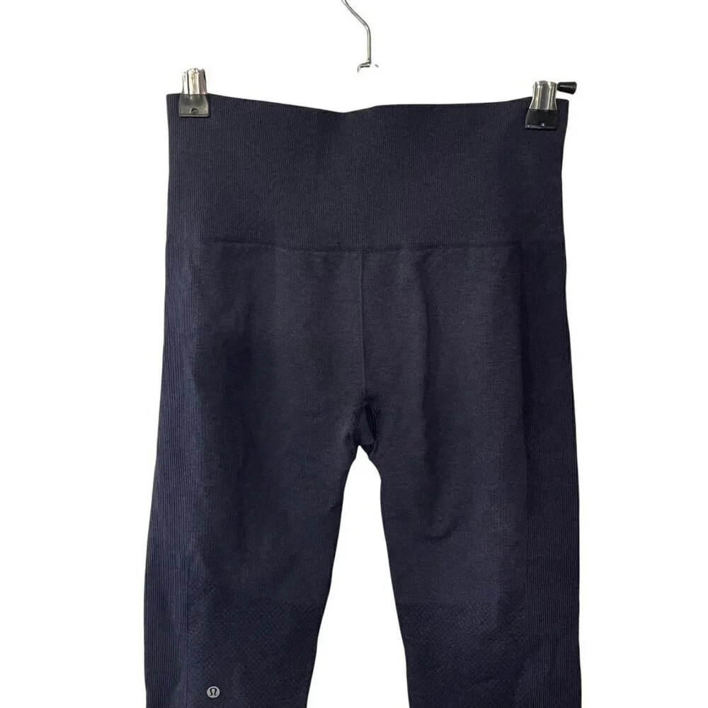 Lululemon Cropped Seamless Leggings Blue Size 4 Stretchy Athletic Gym Yoga